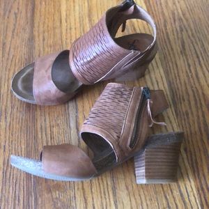 shoes leather size 8 like new